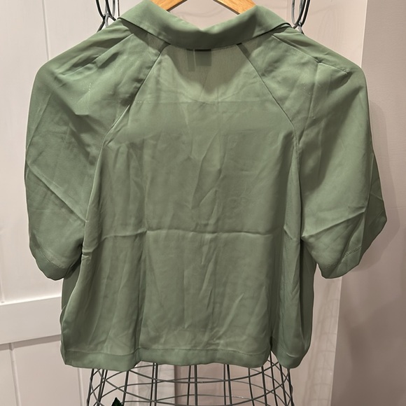 NWT light blouse - Picture 4 of 5